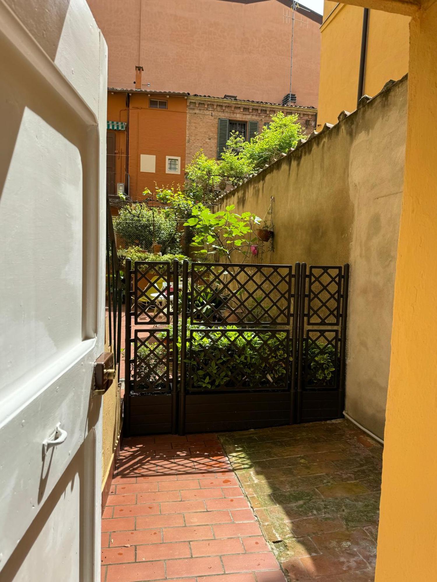 La Casina A Porta Castiglione Apartamento Bolonha Exterior foto